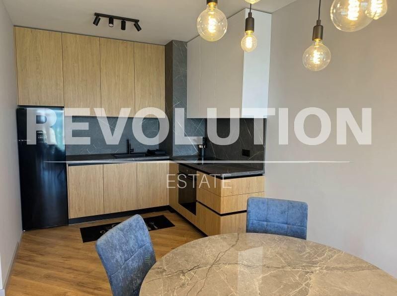 Дава се под наем Двустаен апартамент в Варна, Бриз - 74 кв.м за 1000 € - Снимка #4