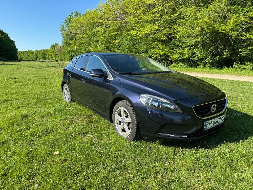 Vând Volvo v40 2016 2 0 diesel 120 cp 6 trepte