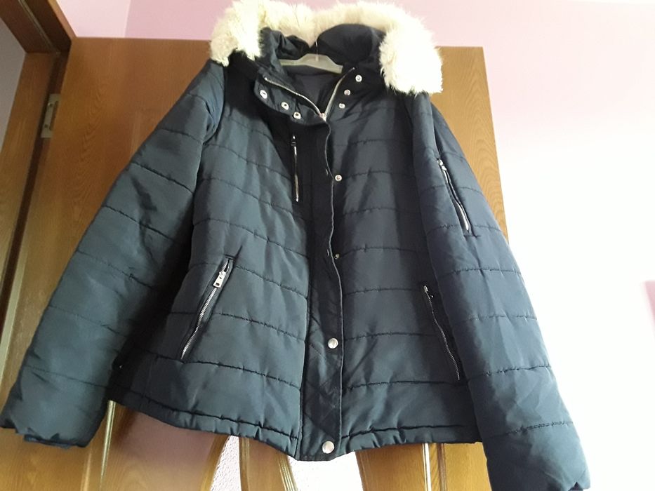 Vând Geacă Damă cu Glugă si Blăniță Mărimea XL