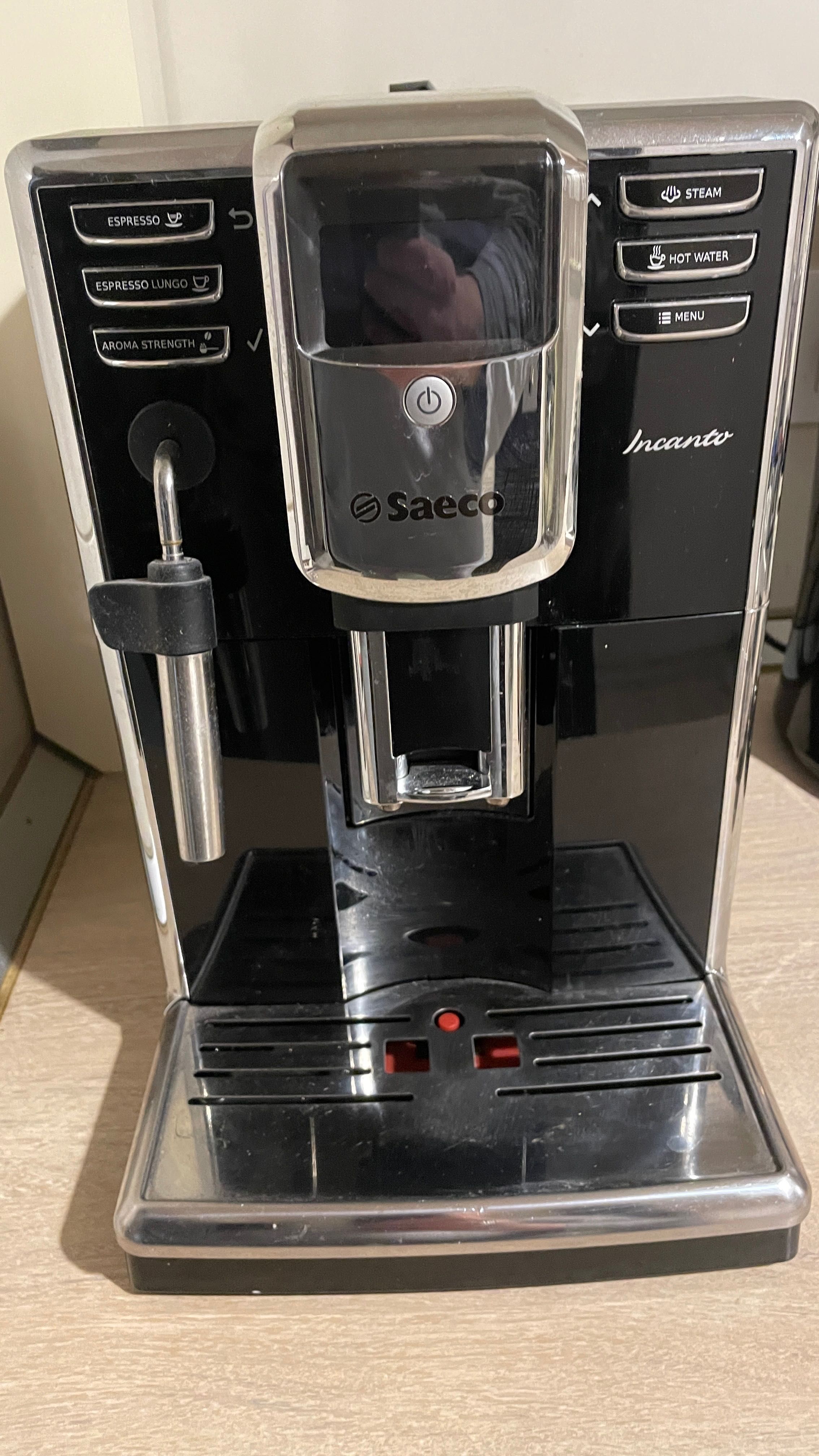 Espressor automat Saeco Incanto HD8911/09, stare exceptionala !