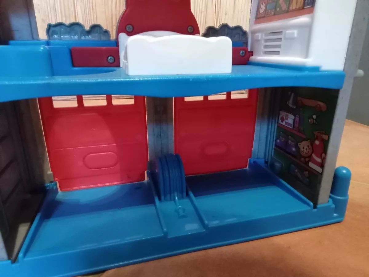 Лот Fisher Price Little People огромен комплект музикални интерактивни