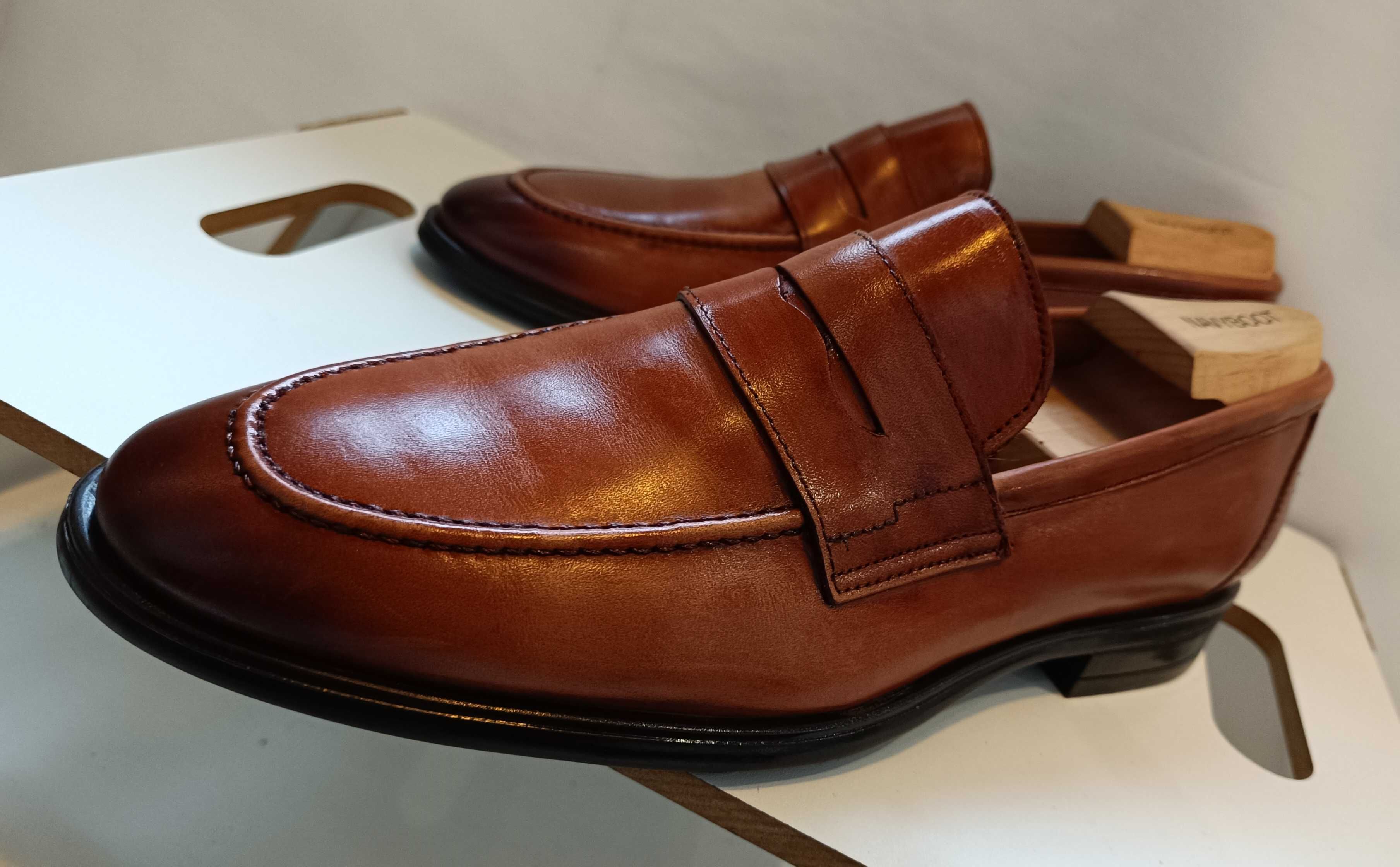 Pantofi loafer 43 43.5 lucrati manual Austin Reed NOI piele naturala