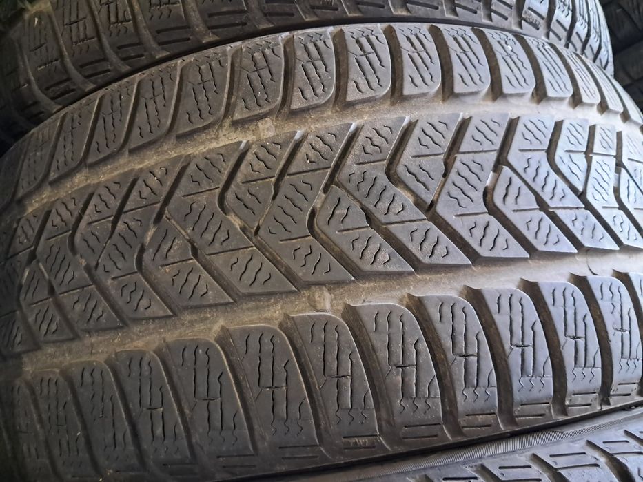 Anvelope second iarna 225 45 R17 Pirelli