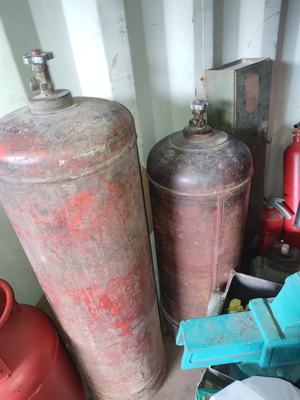 Баллон газовый тиски инструменты