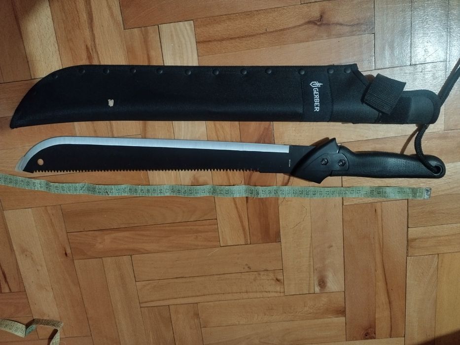 Мачете с обща дължина 65см