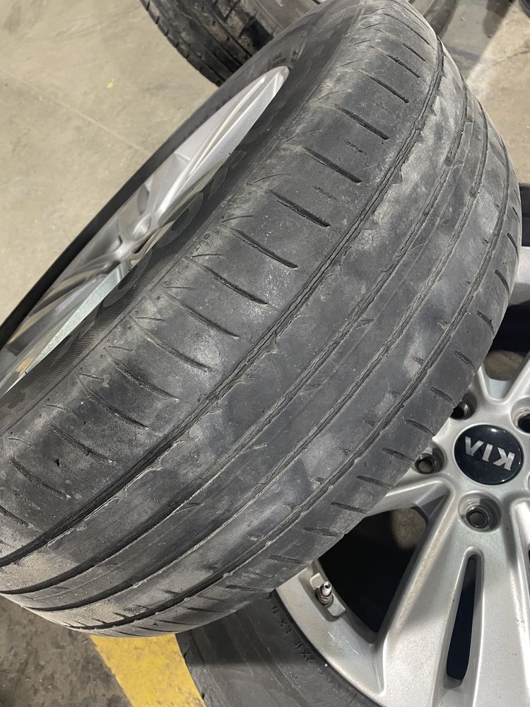 Летние шины в достойном состоянии.Hankook 235/60/17.