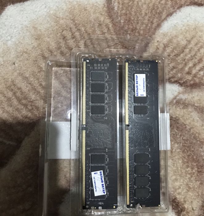 Продам озу оперативная память 2 по 8 гб