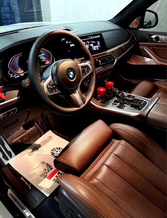 BMW X7 40i Белый