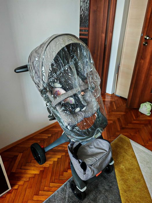 Carucior Stokke Xplory V4 + Sac de iarna inclus!