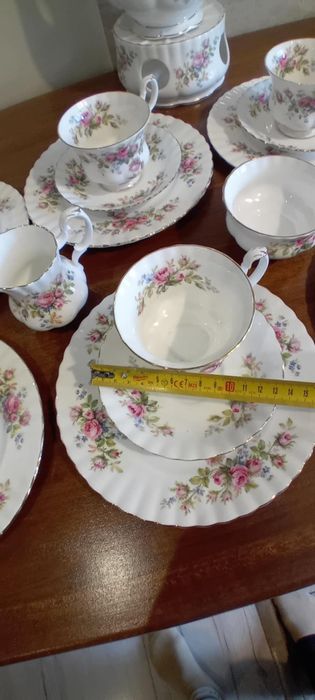 Set portelan englezesc Royal Albert