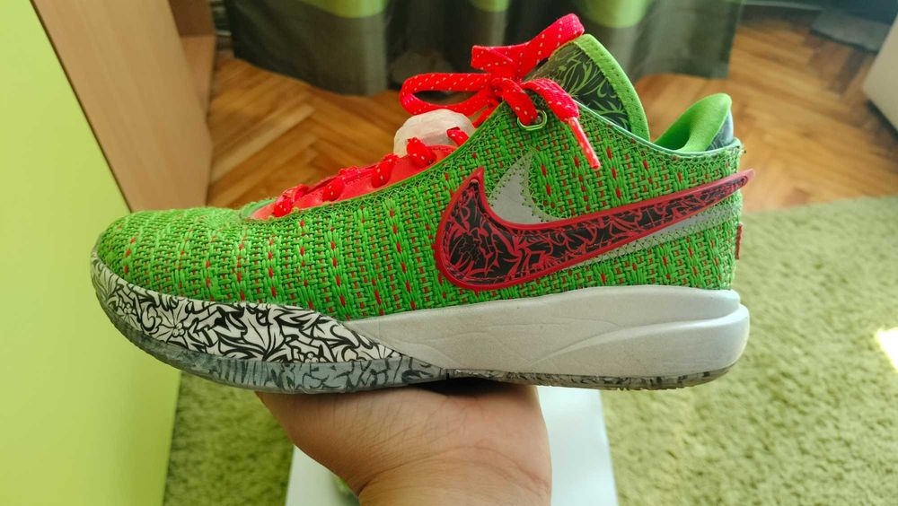 Vand adidasi Lebron XX verzi nepurtati Marimea 38.5