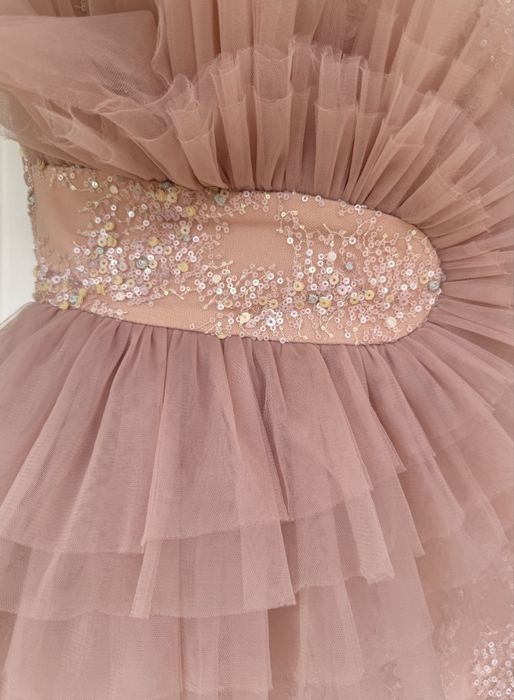 Официална розова къса рокля Amia