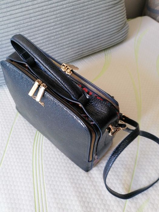 Дамска модерна чанта Axel.