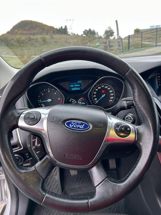 Vând ford focus 2013