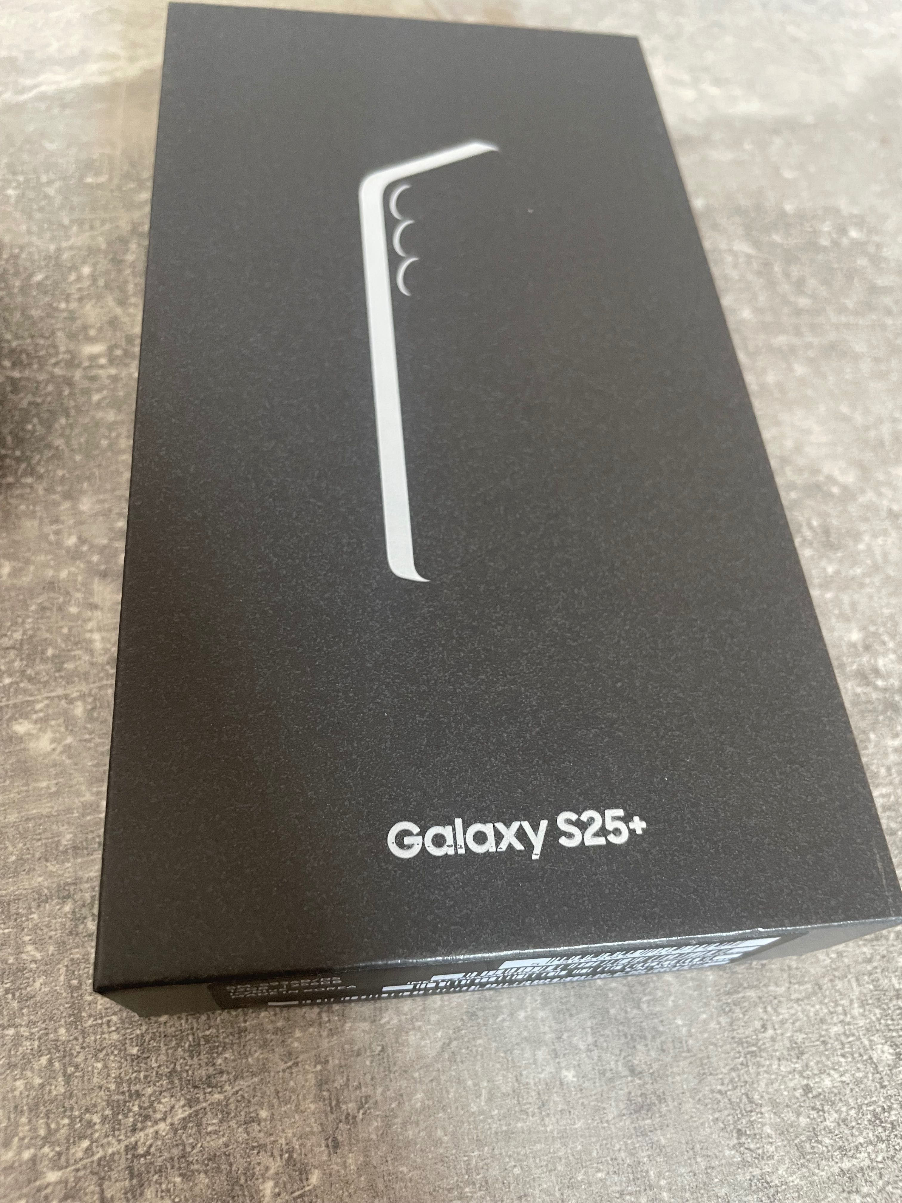 Чисто нов Samsung S25 ultra с 2 години гаранция