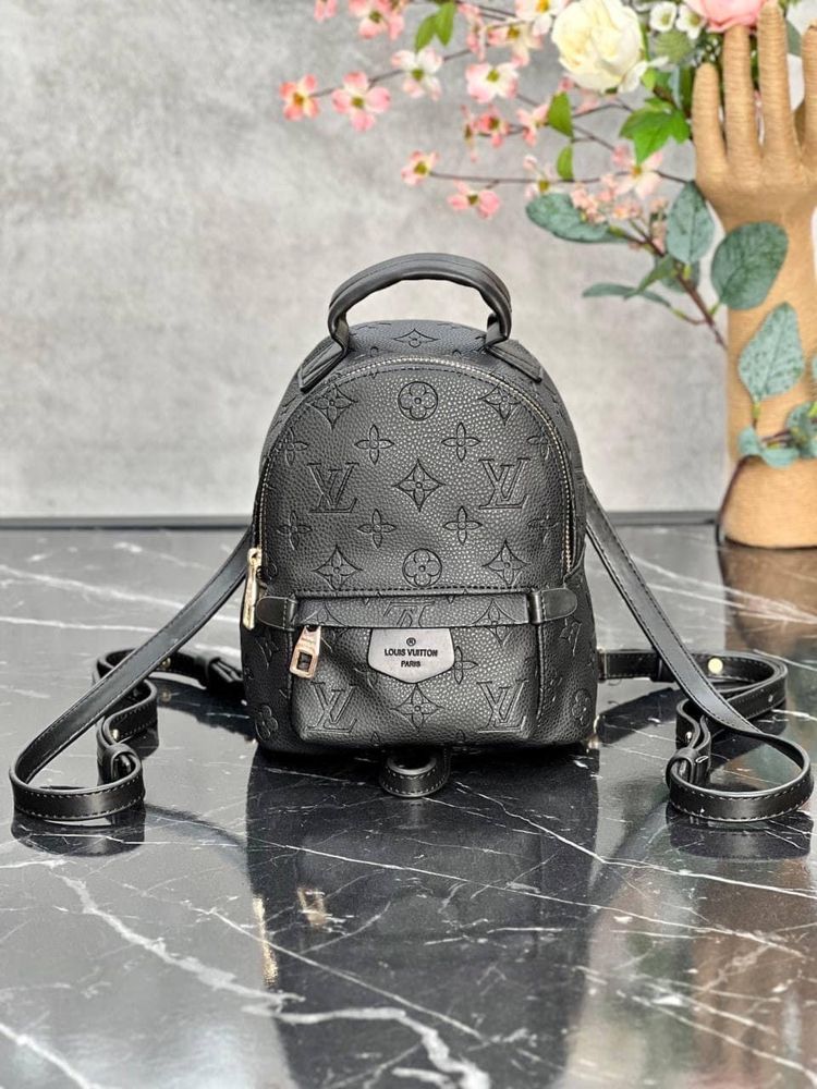 Ghiozdan/Rucsac Louis Vuitton modele noi