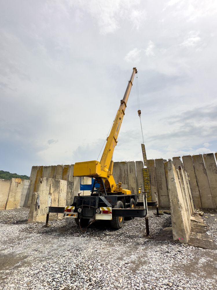 De vanzare Automacara /Macara 25 t