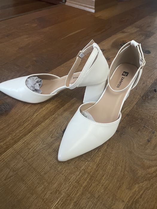 Pantofi albi Zapatos