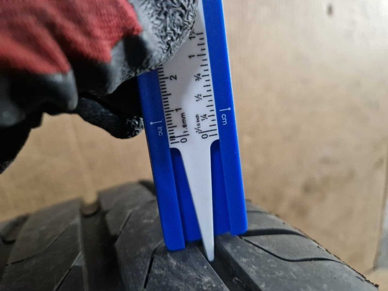 4 Pirelli R17 225/45
летни гуми
DOT1820