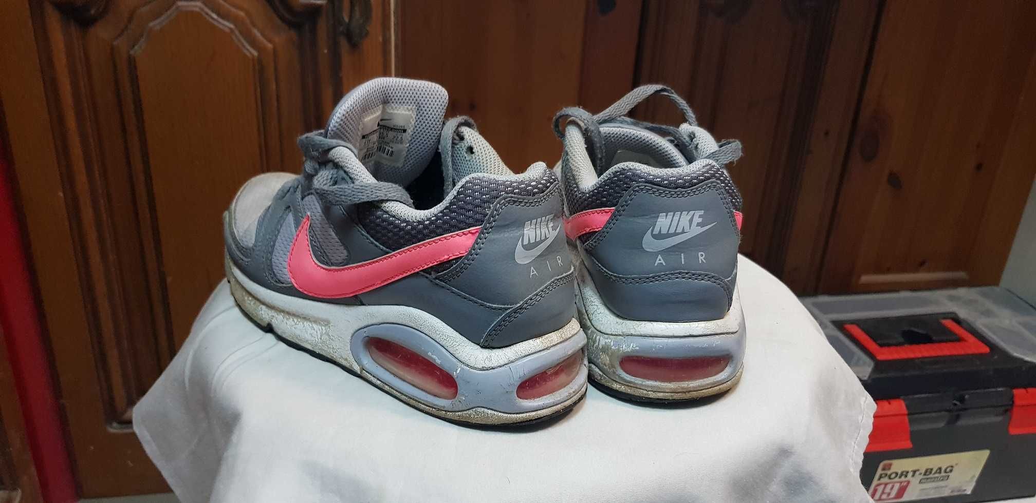 Продавам маратонки Nike  Номер 35,5