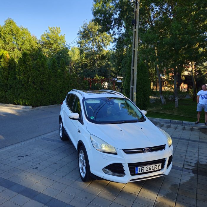 Vând Ford Kuga II E5