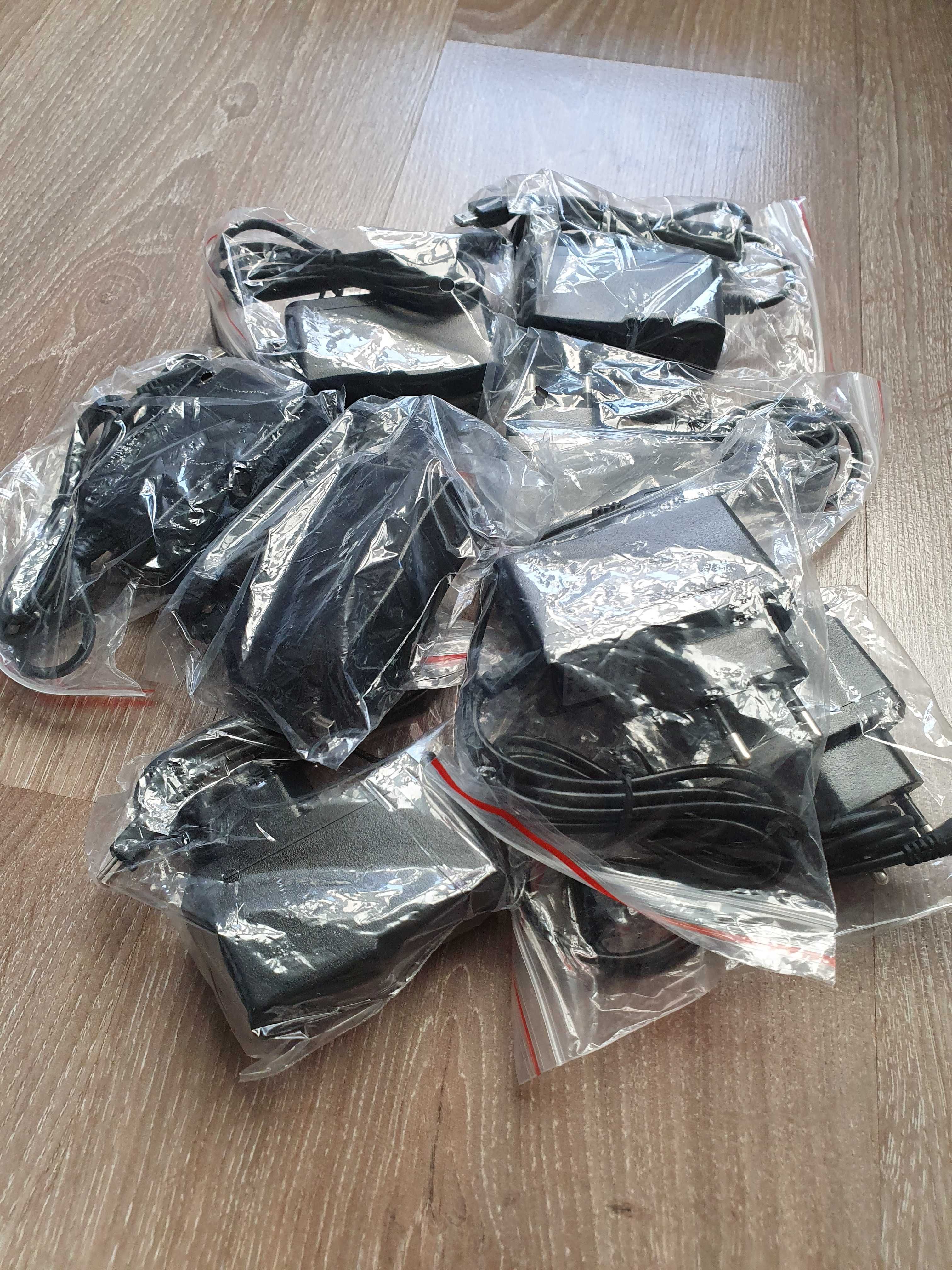 300 броя USB зарядни за GPS навигация на пакетна цена