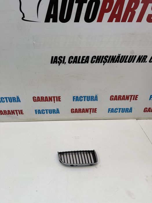 Grila nara bara spoiler fata dreapta BMW Seria 3 E90 E91 Non Facelift
