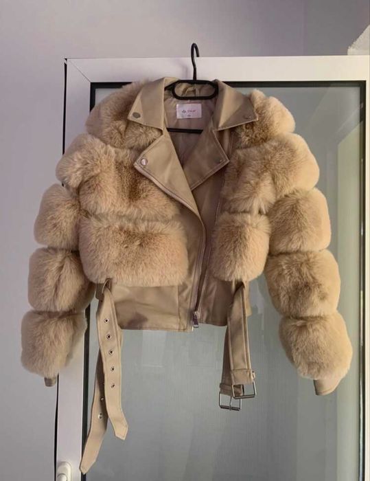 Vand geaca din blana naturala de vulpe