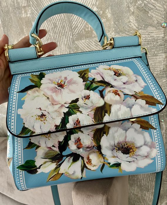 Poseta deosebita cu flori