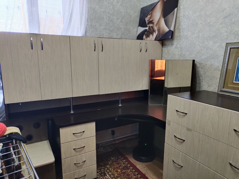 Продам гарнитур для школьника
