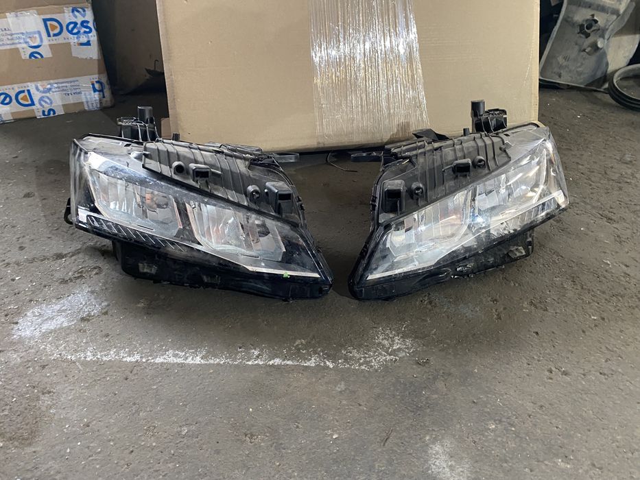 Far Peugeot 308 3 2021 - 2024 faruri stanga dreapta peugeot 408