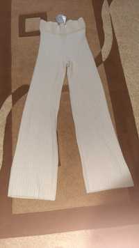 Pantaloni H&M din lana noi cu eticheta,marimea XS, foarte frumosi.
Dim