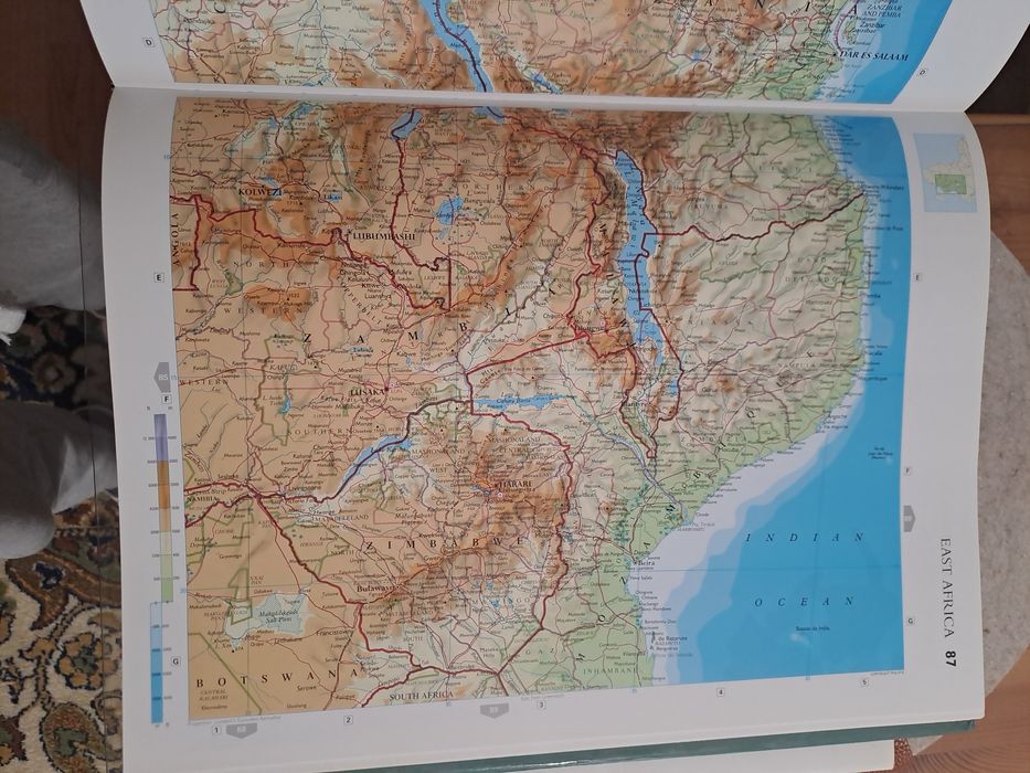 Световен атлас на английски език