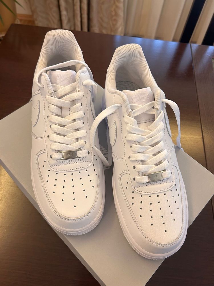 Vand Air force 1 low triple white noi cu bon