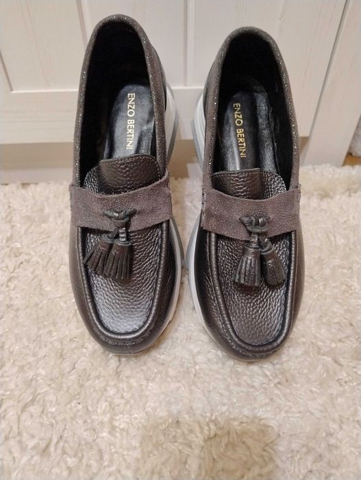 Vand pantofi noi din piele naturala ENZO BERTINI