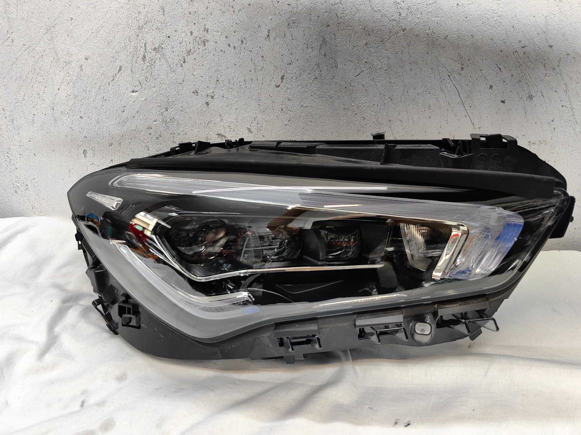 Оригинален фар Мерцедес 118  Mercedes CLA 118 MULTIBEAM