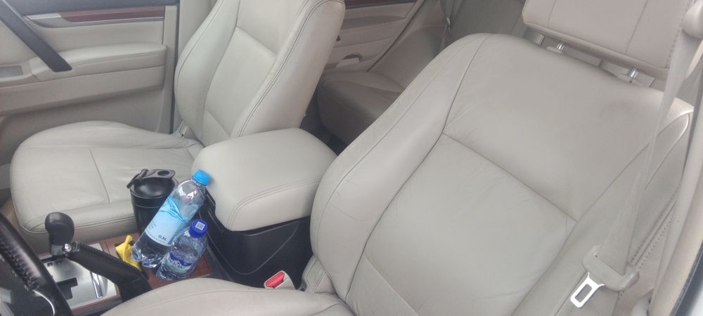 Mitsubishi Pajero IV (с системой Super Select 4WD-II).