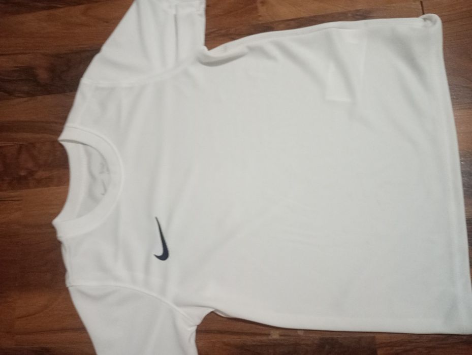 Compleu pantaloni scurți și tricou