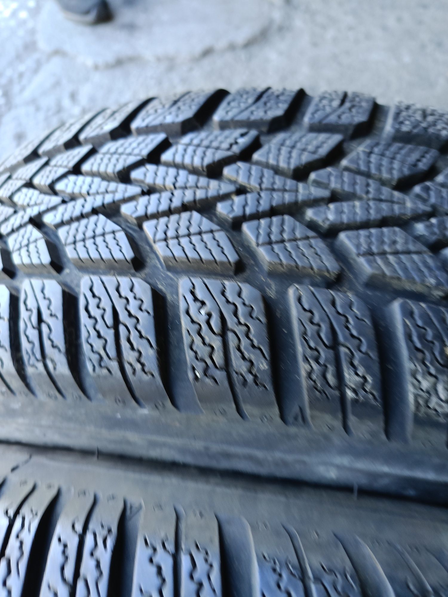 Зимни гуми -15цола -185/65-1бр.-65лв."DUNLOP"