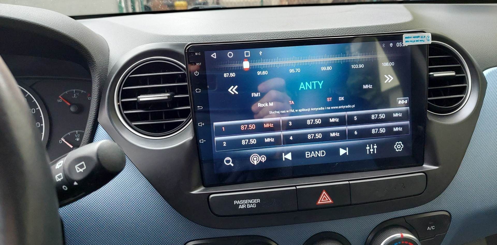 Navigatie Android Hyundai i10 Waze Youtube GPS USB casetofon