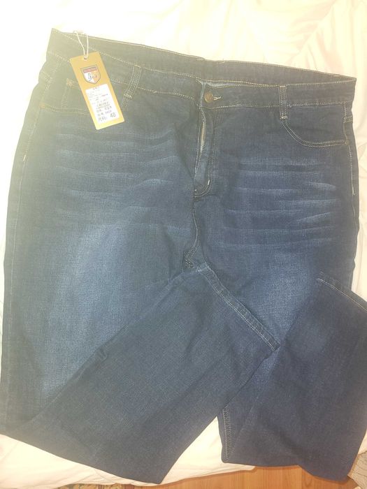 Джинсы новые р 48 большого размера.