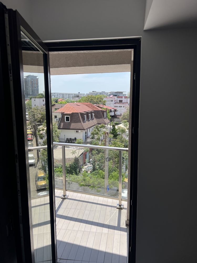 Inchiriez apartament regim hotelier,zona Mihai Bravu ,parcare gratuita