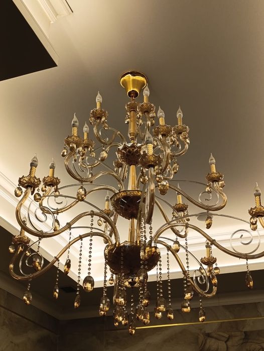 Продам люстры б/у.