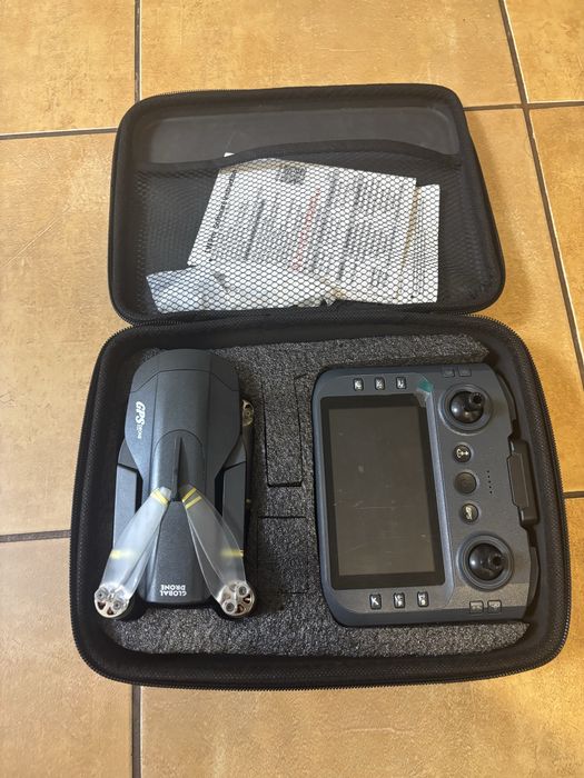 Drona cu Camera in Telecomanda si Aplicatie - NOU