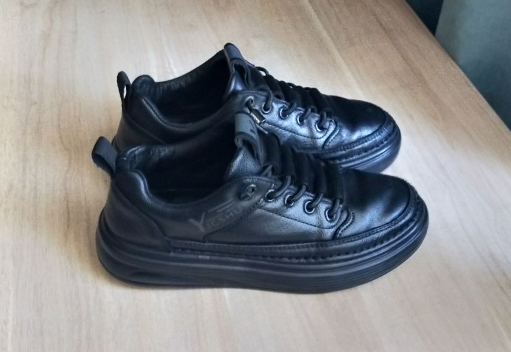 Школьная    обувь