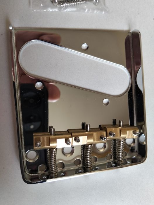 Гитарный бридж на Fender  Telecaster  с латунными сёдлами