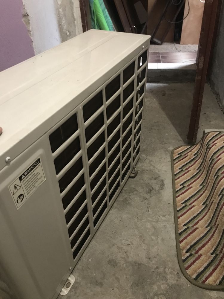 Два броя Климатици LG 12000 за части