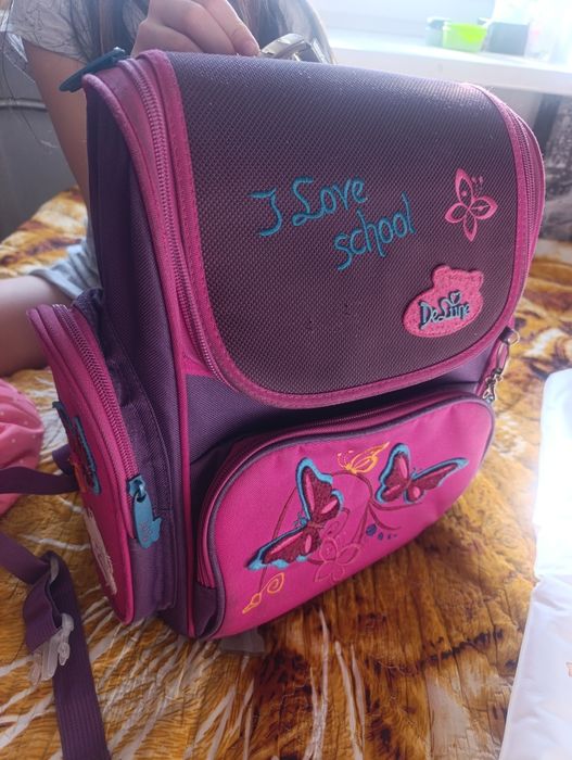 Отдам рюкзак школьный