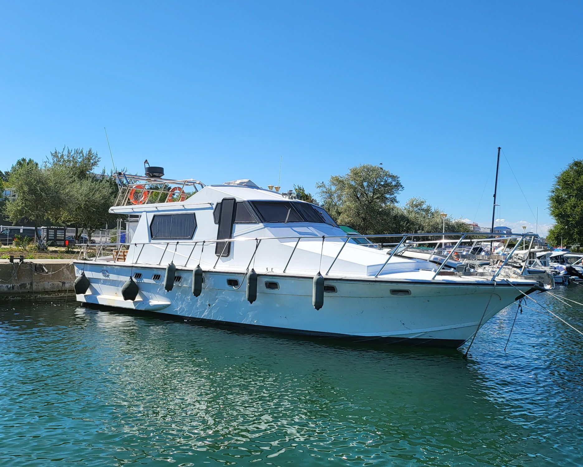 Vand MOTORYACHT, Lungime 16m, 10-16 persoane, este in Eforie Nord