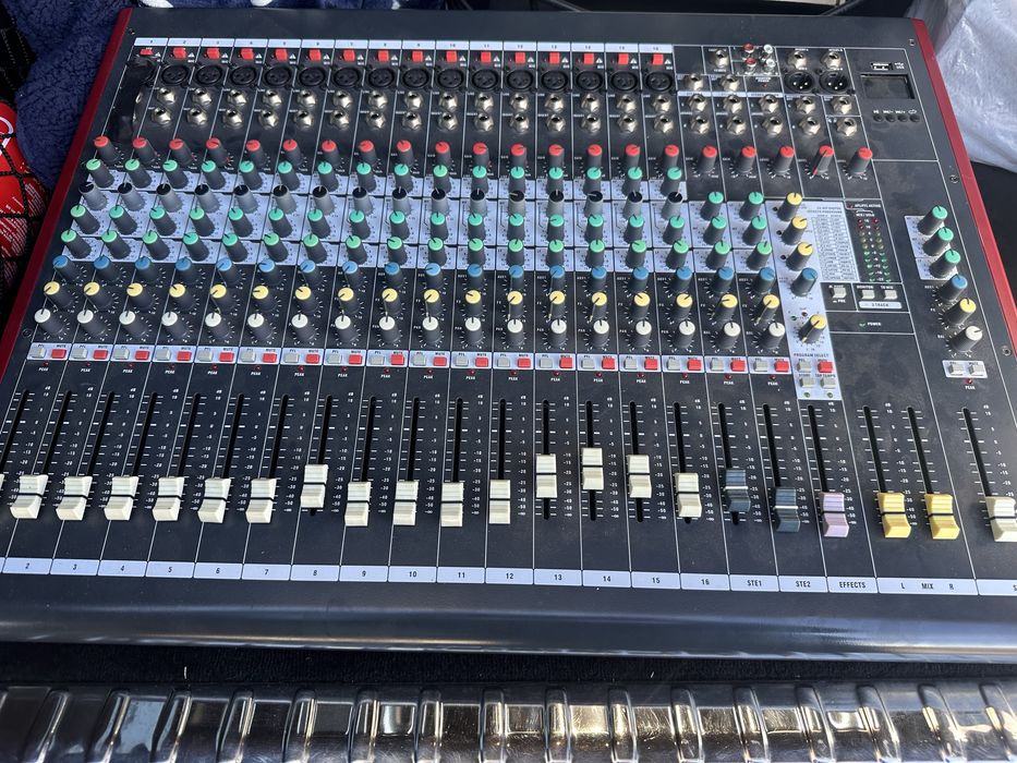 Пулт за диджей